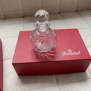 BACCARAT VINTAGE PERFUME BOTTLE